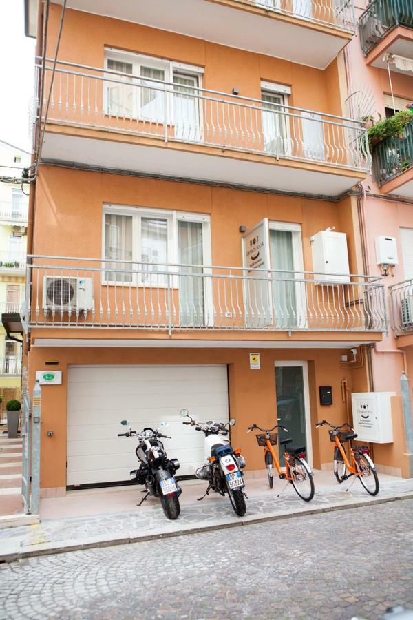 Residence Torino Chioggia Bagian luar foto