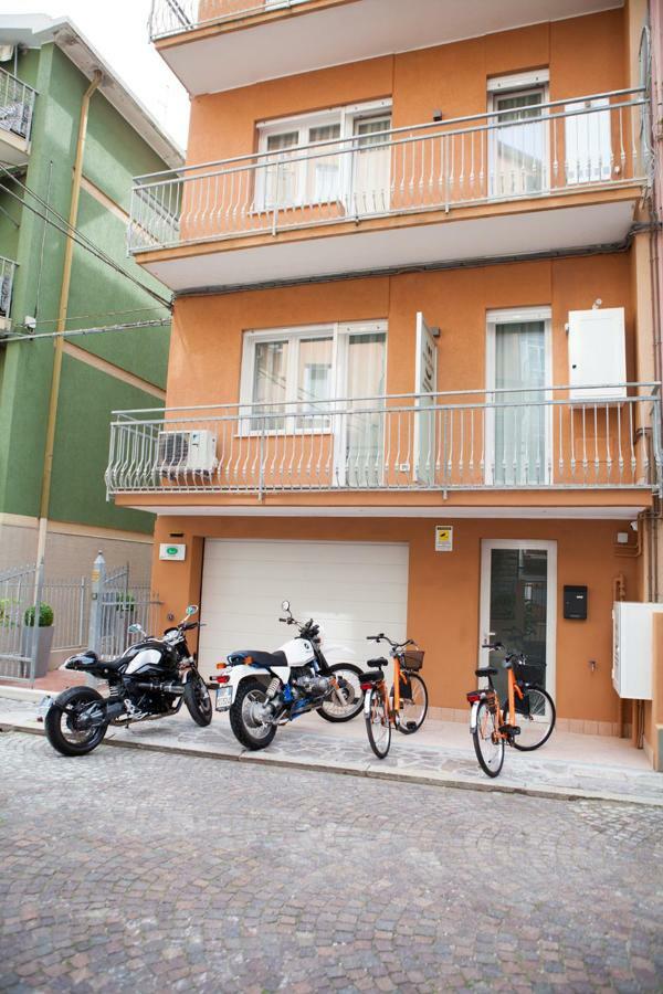 Residence Torino Chioggia Bagian luar foto